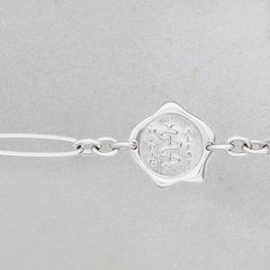 Bracelet Arden plaqué au rhodium avec médaillon en argent sterling